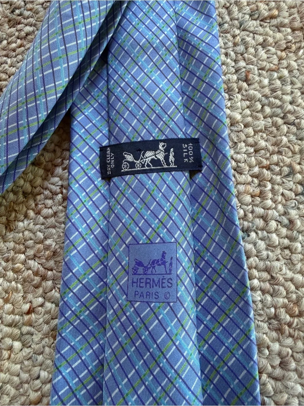 Hermes Silk Tie Pattern 5046 PA in a soft blue Like New